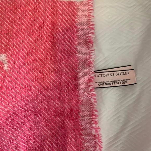 Victoria Secret Logo Black Stripe Beach Towel Blanket 40x56” - Picture 4 of 6